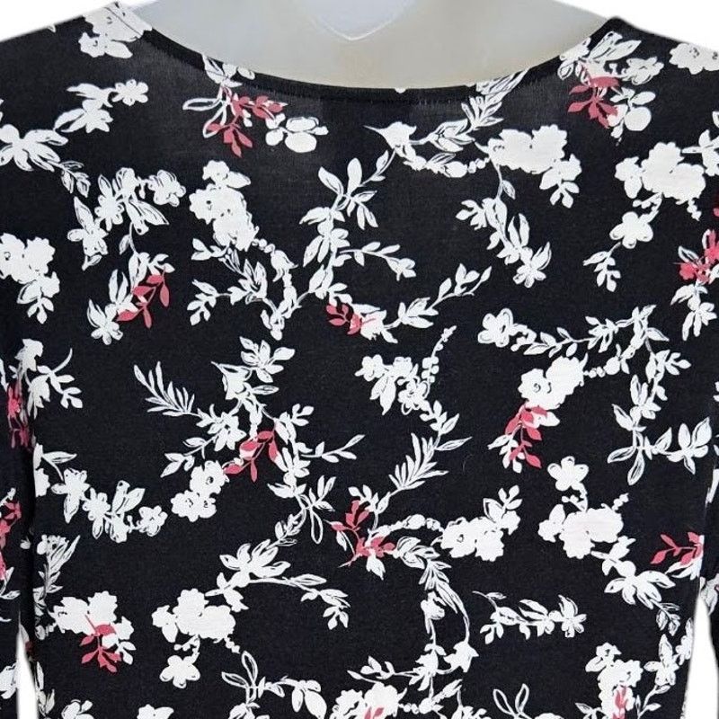 Ann Taylor Ann Taylor Floral Top Medium Surplice Neckline 3/4 Sleeves Size M / US 6-8 / IT 42-44 - 7 Thumbnail