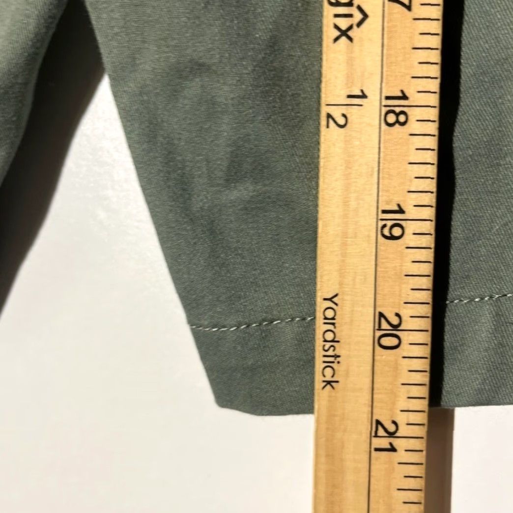 Billabong Billabong Mens Hybrid Chino Shorts Green 28 Casual Regular Waist 28 Cotton Blend Logo Pocket Slash Pocket Zip Front 10-12 Rise Vintage? No Size US 28 / EU 44 - 5 Thumbnail