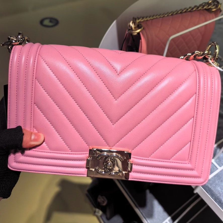 Chanel Pre-loved Bag Very good condition Size ONE SIZE - 1 Thumbnail