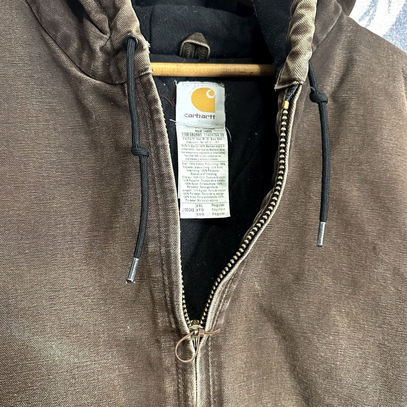 Carhartt VINTAGE Carhartt J130 DKB Quilted Duck Canvas Hooded Jacket Dark Brown Regular 2XL Hooded, Lined, Pockets, Full Zip, Workwear Mens Size US XXL / EU 58 / 5 - 4 Thumbnail