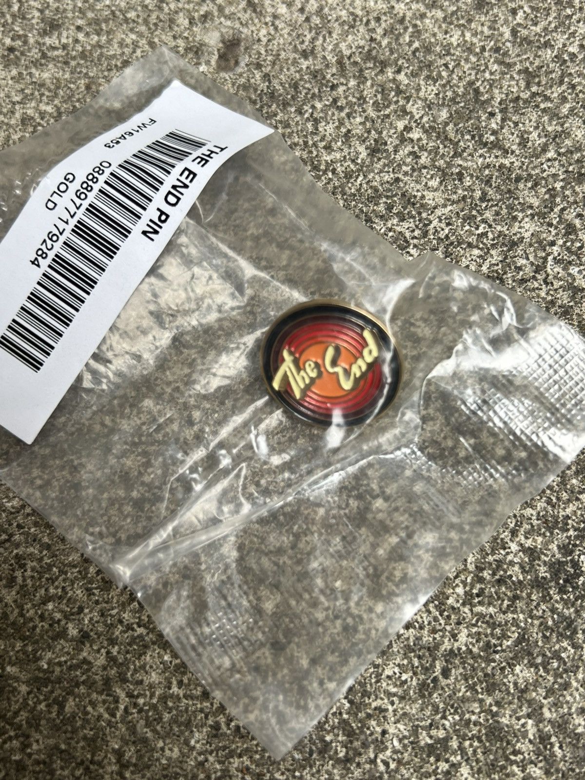 Supreme Supreme 2016 Tom & Jerry The End Pin New Never Opened Size ONE SIZE - 1 Thumbnail