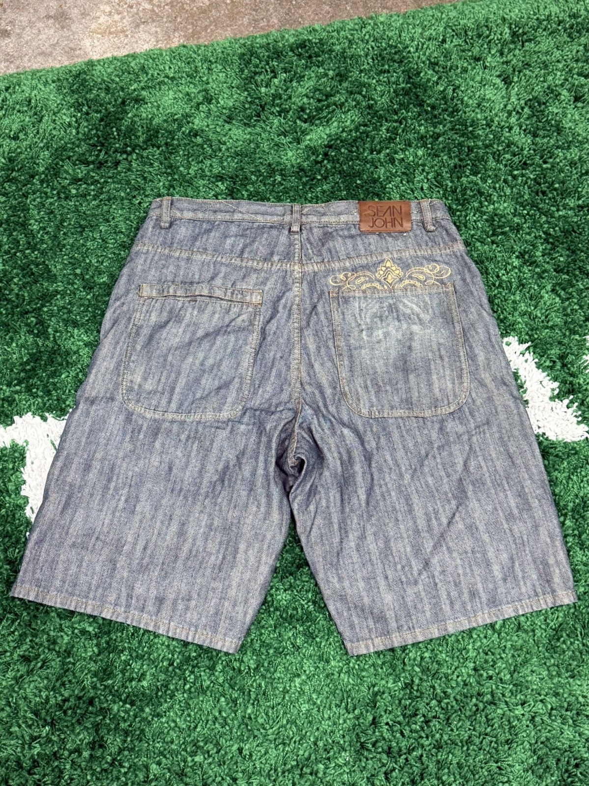 Sean John Vintage Sean John Embroidered Baggy Pocket Denim Shorts 34 Size US 34 / EU 50 - 1 Thumbnail