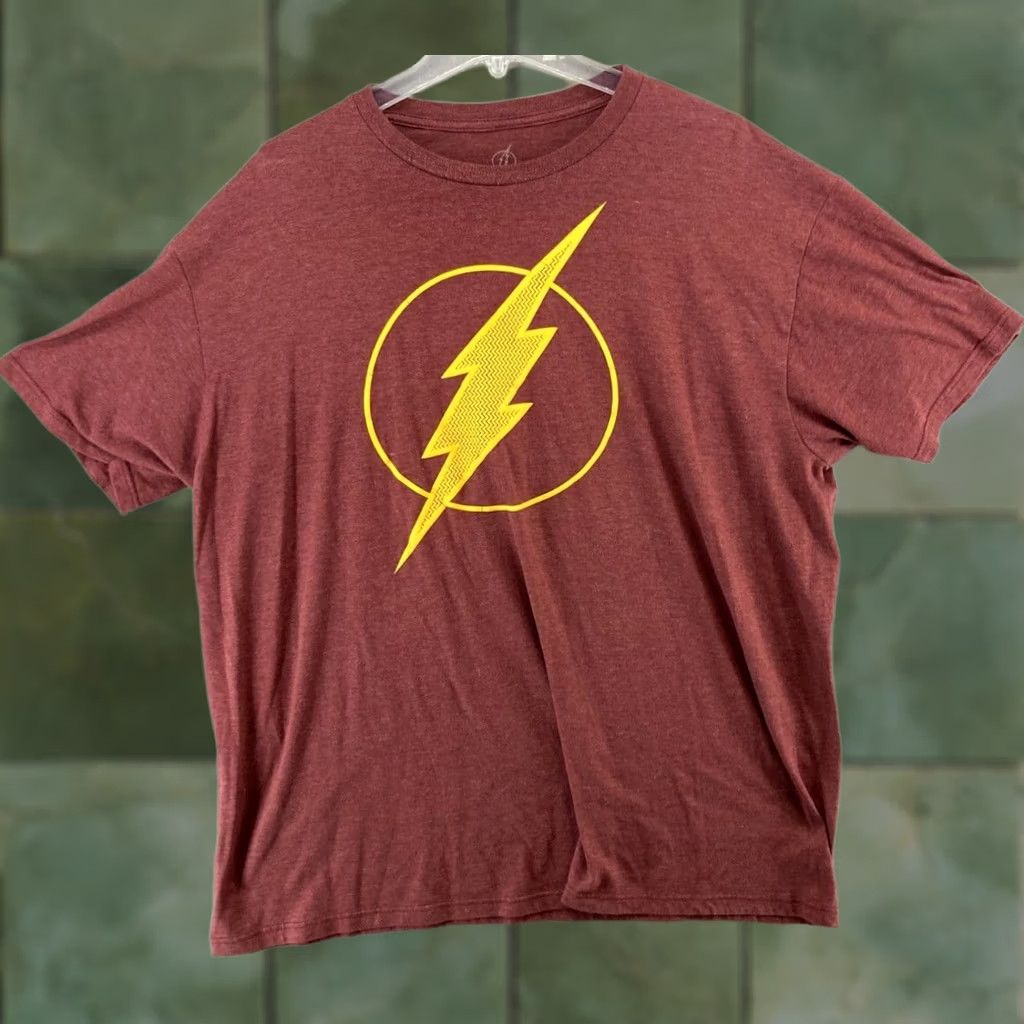 Vintage The Flash Mens TShirt 2XL Red DC Super Hero Shirt Mens 2XL Red Graphic Print DC Comics Movie Hero Size US XXL / EU 58 / 5 - 1 Thumbnail