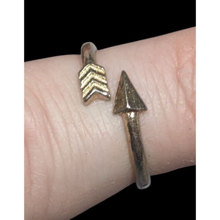 Other Minimalist Gold Tone Arrow Wrap Ring Size 5 1/2 Size ONE SIZE - 3 Thumbnail