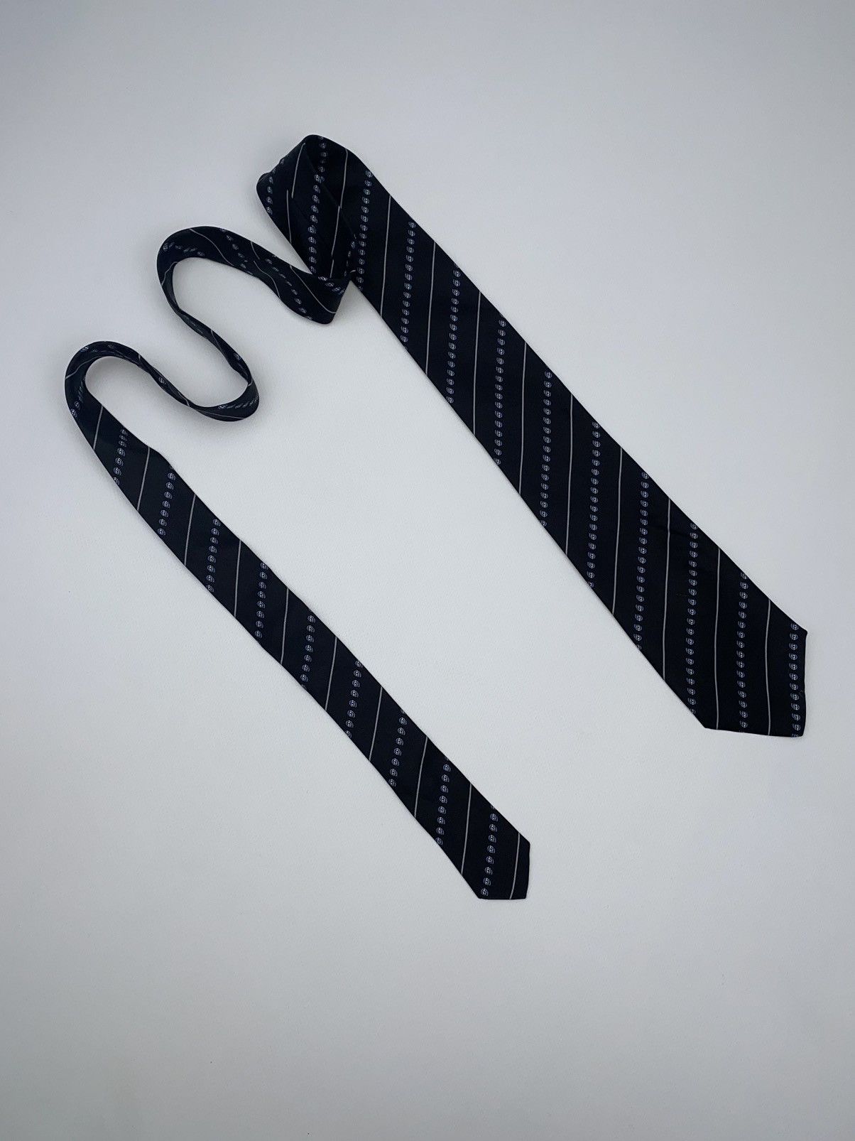 Givenchy 🚨 Givenchy Gentleman Paris vintage tie 100% silk Size ONE SIZE - 5 Thumbnail