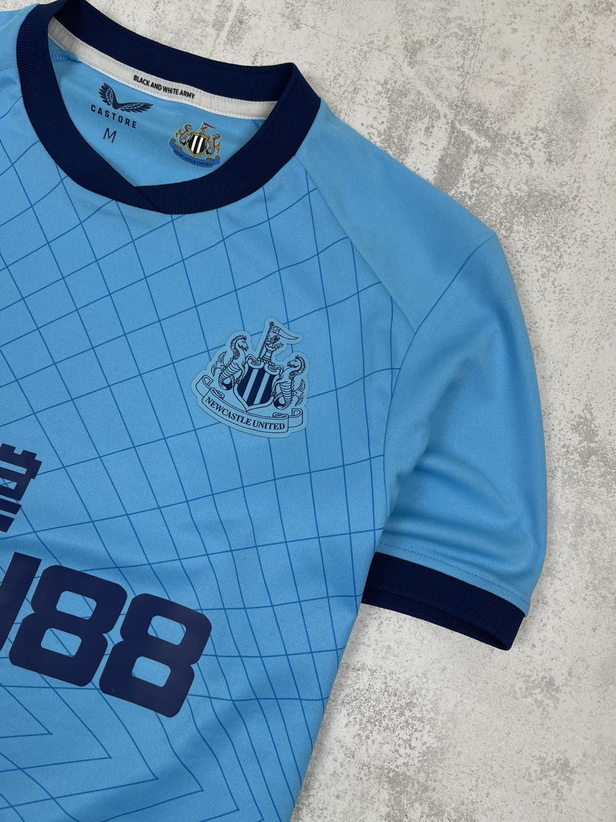 Castore 21/22 Newcastle United Castore Pro Tech Training Jersey Size US M / EU 48-50 / 2 - 3 Thumbnail