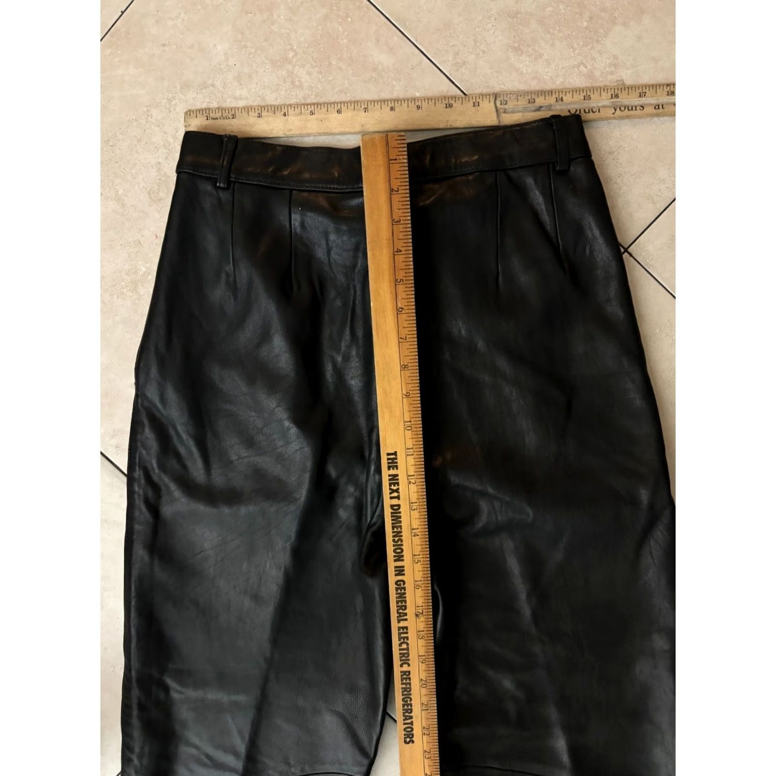 Saks Fifth Avenue VINTAGE Saks Fifth Avenue Folio Collection Pants High Rise Pleated Black Leather Women Size 8 Size 30" / US 8 / IT 44 - 6 Thumbnail