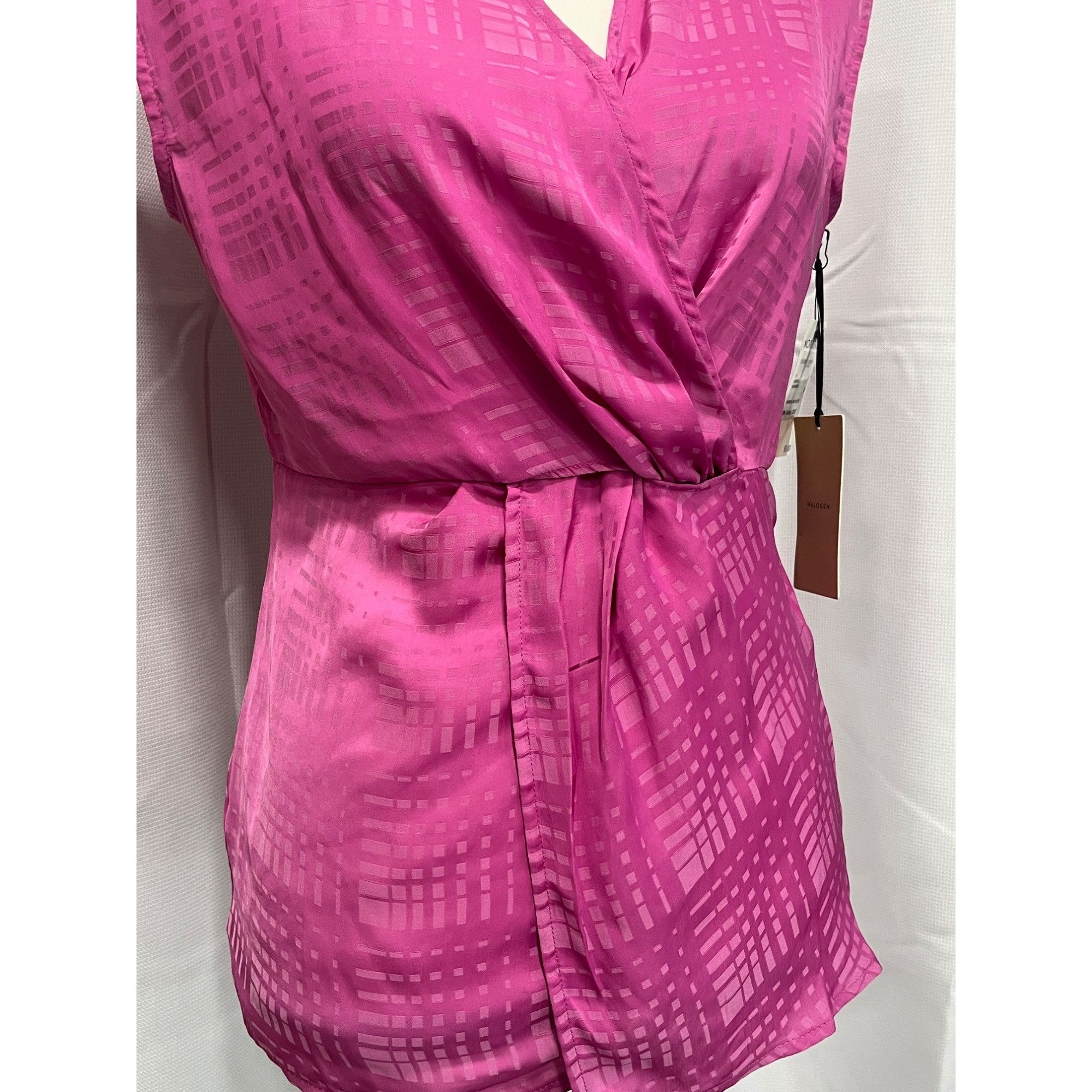 Other Halogen Twist Front Top, Pink Rosebud, Sz. M Size M / US 6-8 / IT 42-44 - 13 Thumbnail