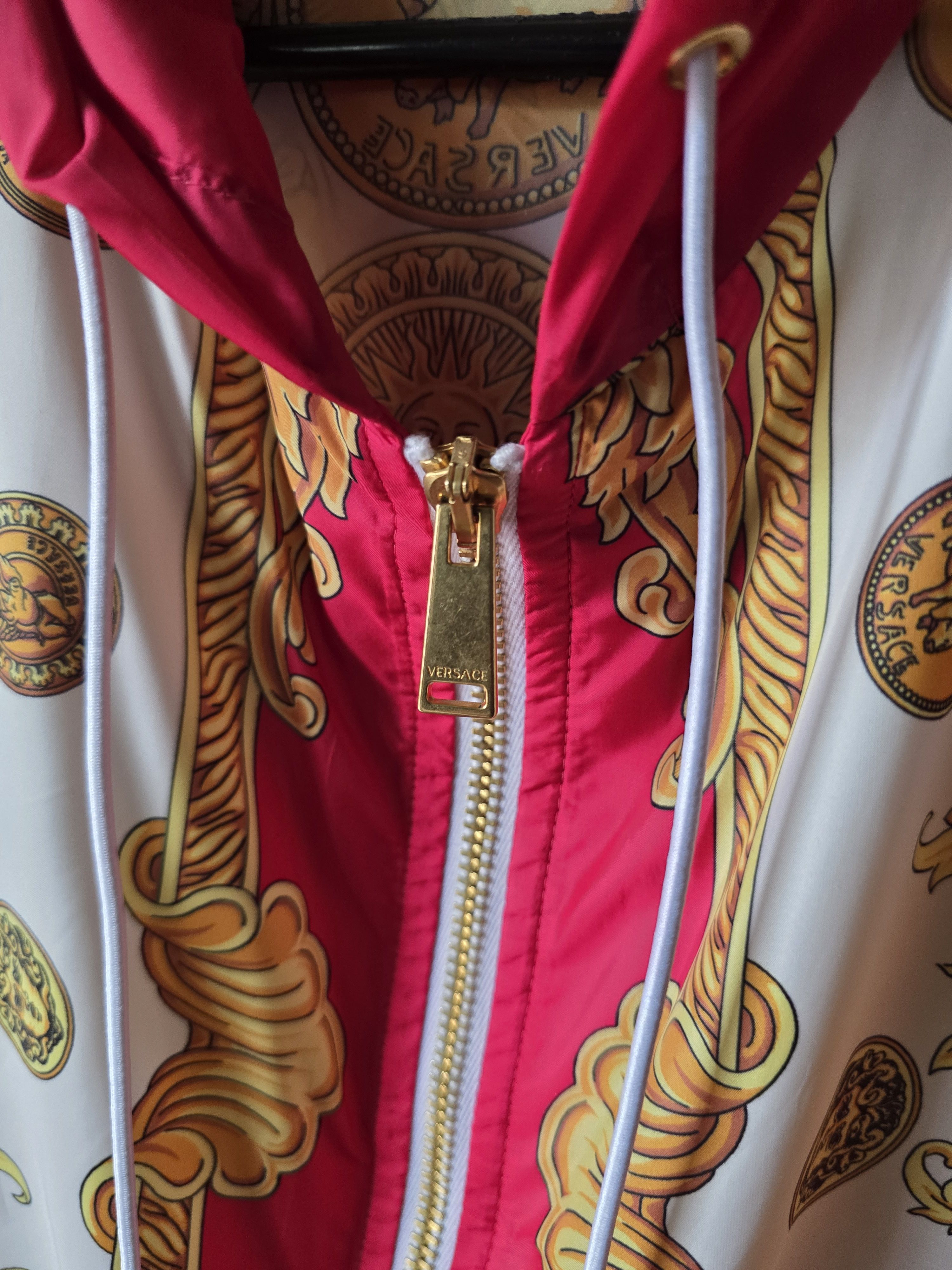 Versace Versace Baroque Print Red & White Zip Hoodie Size L NWT Size US L / EU 52-54 / 3 - 3 Thumbnail