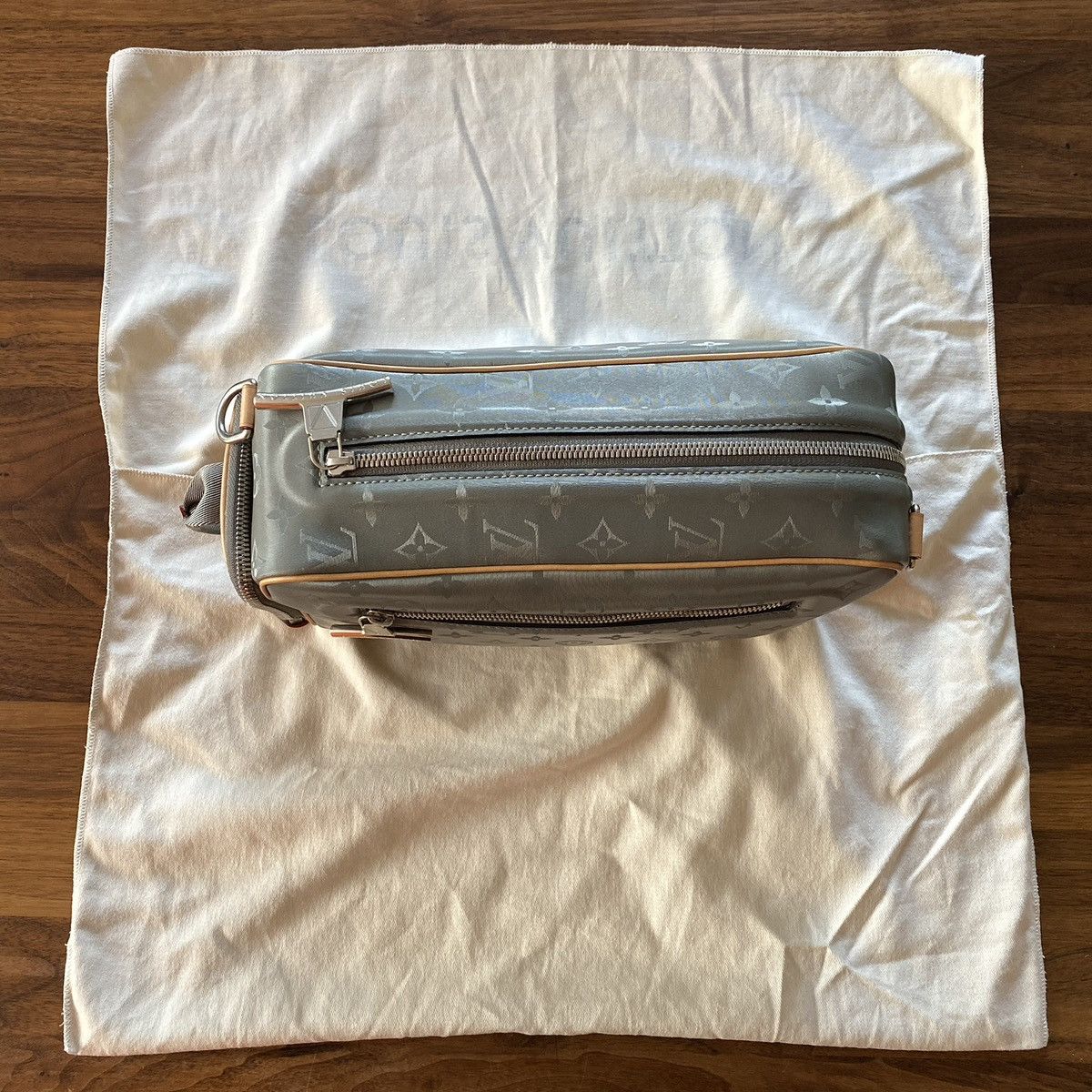 Louis Vuitton 1 of 1 FW18 Titanium Monogram Camera Bag Size ONE SIZE - 3 Thumbnail