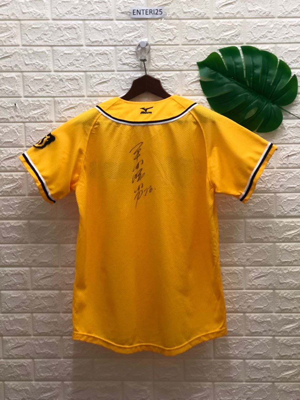 Vintage HANSHIN TIGERS Officials Baseball Jersey player SIGNATURE Size US L / EU 52-54 / 3 - 8 Thumbnail