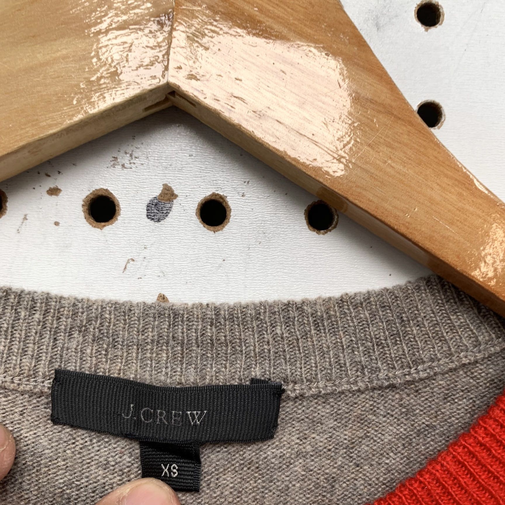 J.Crew J.CREW Wool Blend Colorblock Sweater Womens XS Red Gray Long Sleeve Size XS / US 0-2 / IT 36-38 - 4 Thumbnail