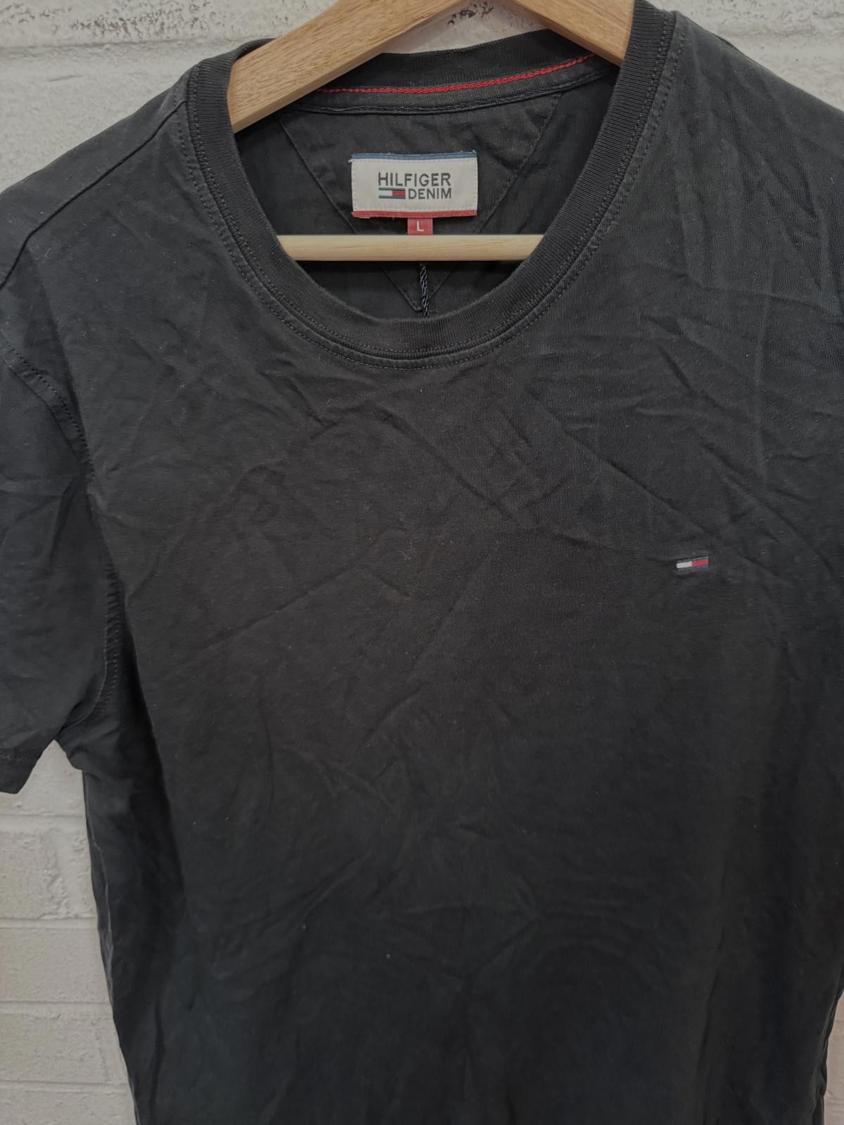 Tommy Hilfiger Tommy Hilfiger Denim Black Short Sleeve T-Shirt Size US L / EU 52-54 / 3 - 3 Thumbnail