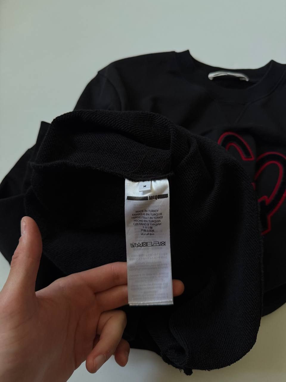 Alexander McQueen Alexander McQueen MCQ sweatshirt M sz Size US M / EU 48-50 / 2 - 3 Thumbnail