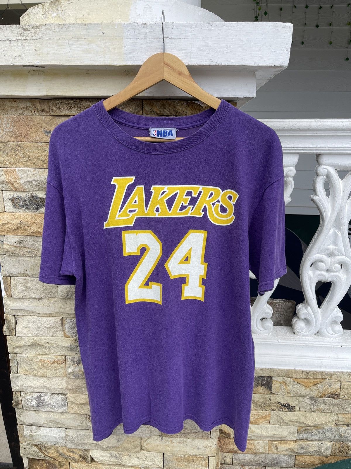 NBA Last Drop🔥Rare🔥Vintage LAKERS Nba 24 BRYANT T-Shirt Size US L / EU 52-54 / 3 - 1 Thumbnail