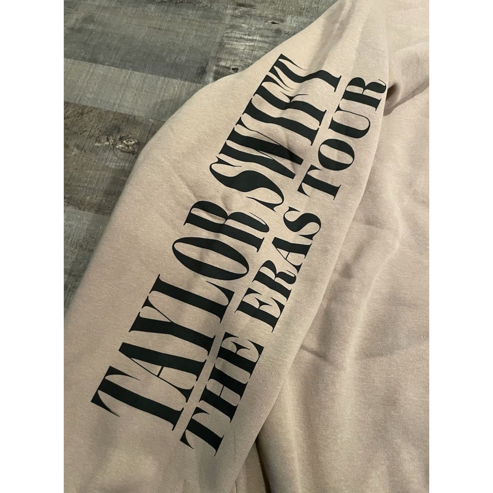 Vintage Taylor Swift Hoodie Unisex Adults 4XL Beige Pullover Fleece Oversized Eras Tour Sweatshirt Shirt Size XXL / US 16-18 / IT 52-54 - 2 Thumbnail