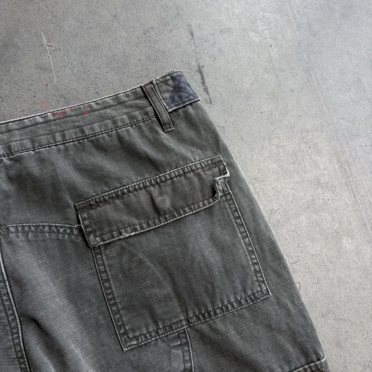 Mossimo Vintage mossimo military 36x30 cargo baggy skater pants jnco Size US 40 / EU 56 - 9 Thumbnail