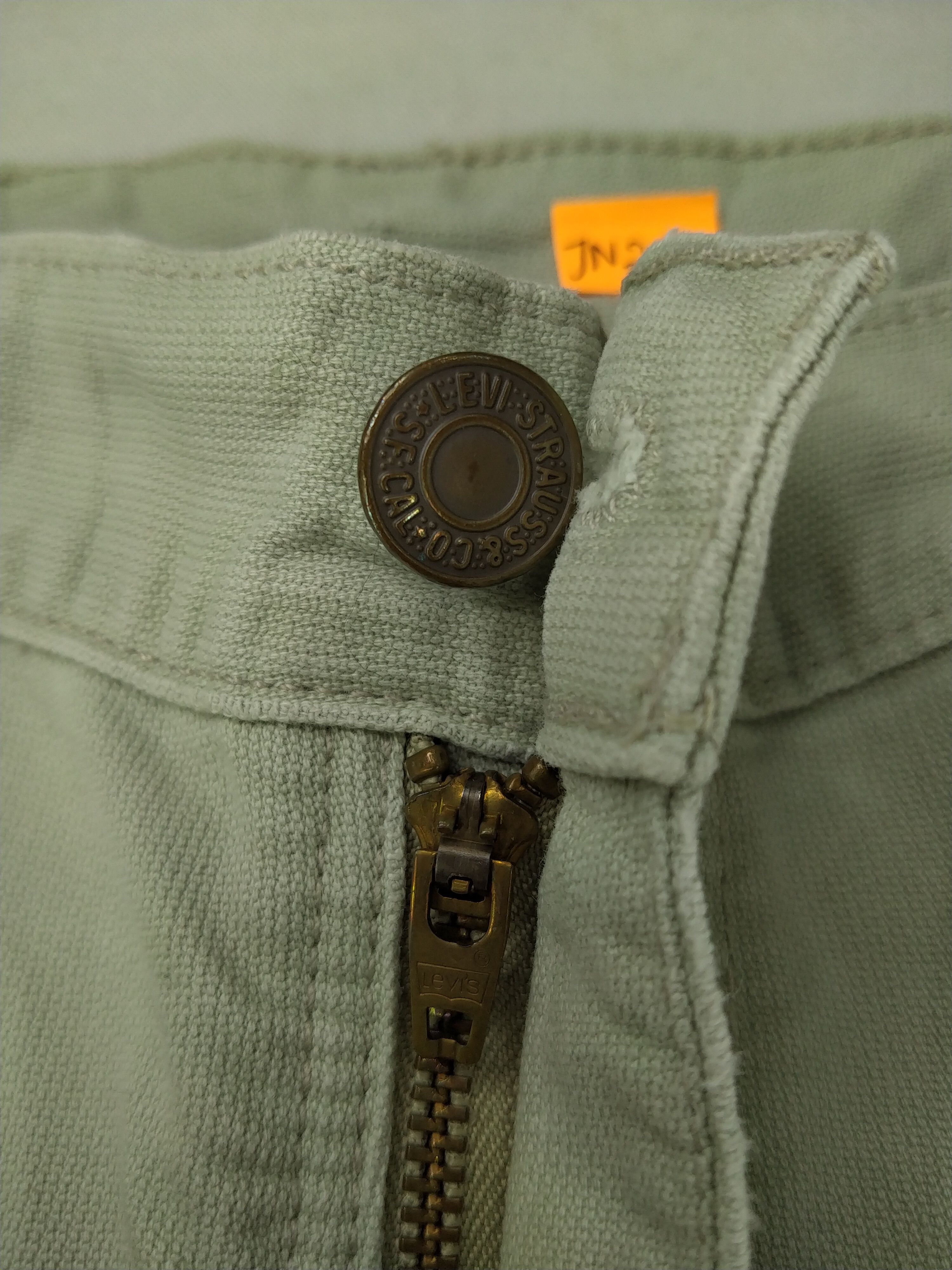 Levi's Cream Relaxed Vintage Levi's 550 Denim 30x25.5 -JN276 Size US 30 / EU 46 - 8 Thumbnail