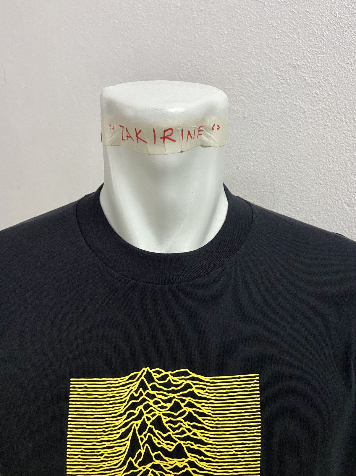 Band Tees × Uniqlo PETER SAVILLE JOY DIVISION TEE Size US S / EU 44-46 / 1 - 9 Thumbnail