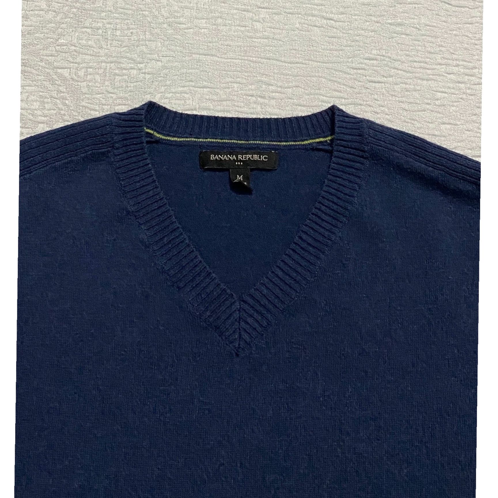 Banana Republic Banana Republic Mens V-Neck Sweater Long Sleeve Medium Blue Cotton Knit Pullover Casual Classic All Seasons Size US M / EU 48-50 / 2 - 2 Thumbnail