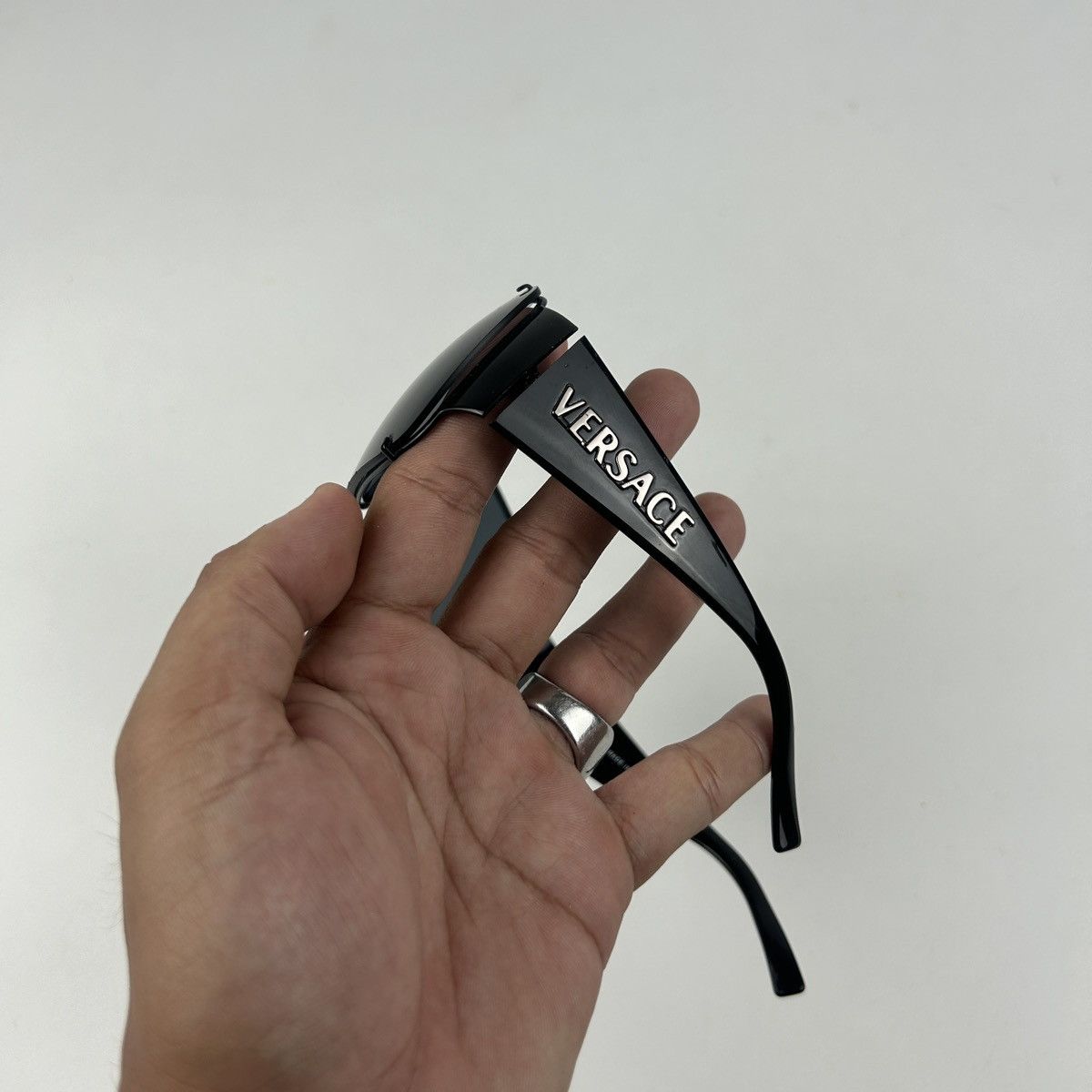 Versace 2000s Versace Lunette Brielle Sunglasses Size ONE SIZE - 6 Thumbnail