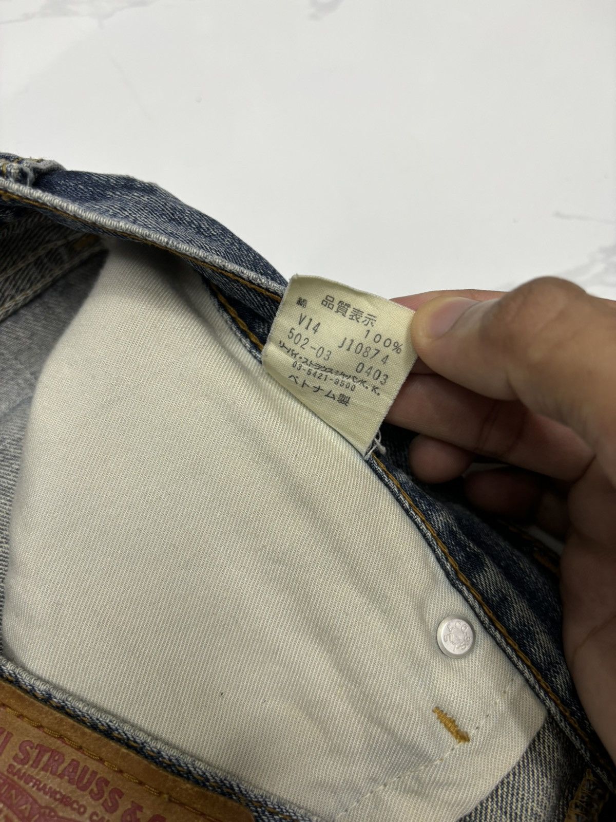 Levi's VINTAGE LEVIS 502 BLUE WASH BAGGY DISTRESS DENIM JEANS Size US 36 / EU 52 - 12 Thumbnail