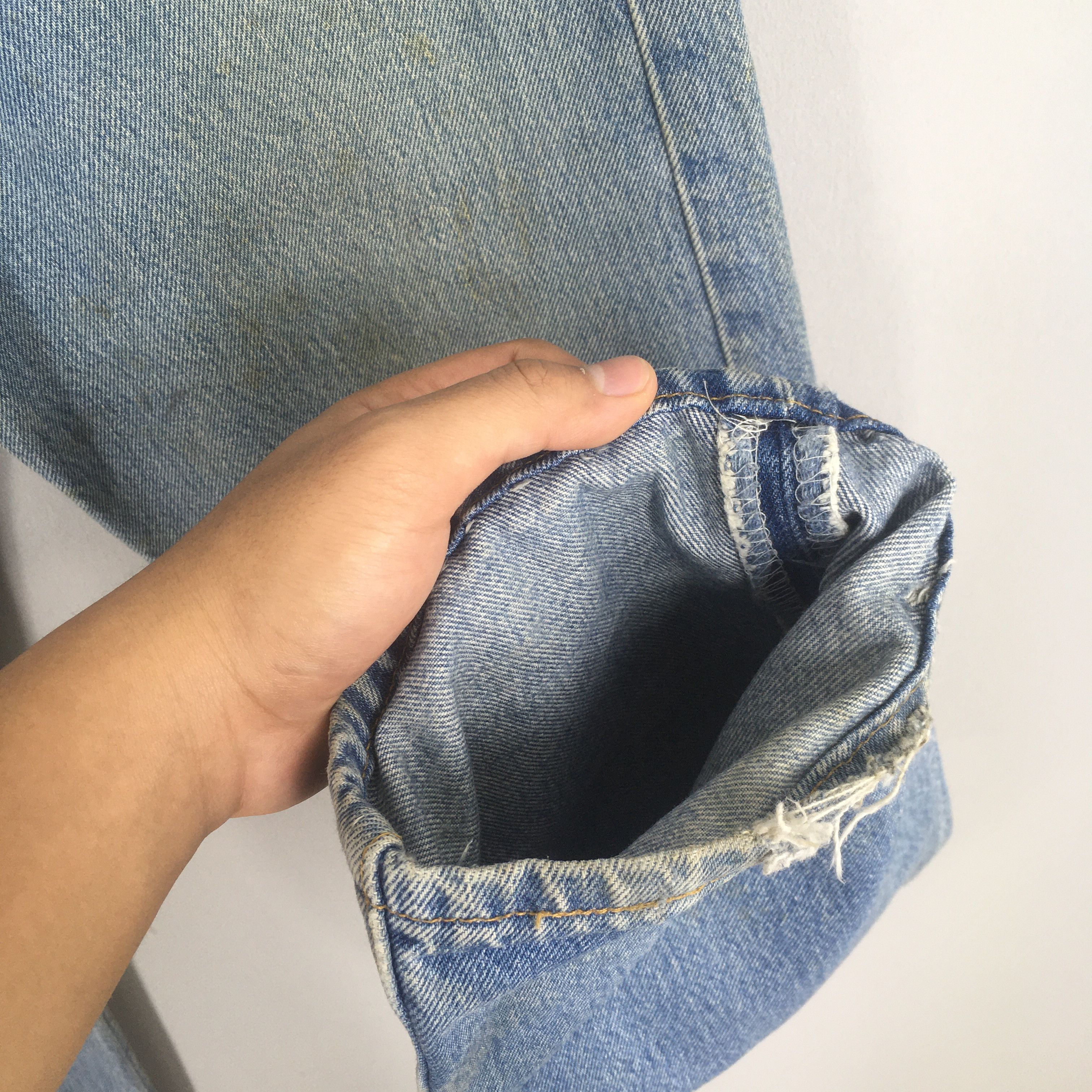 Levi's Size 30x34.5 Vintage 90s Levi's 501 Faded Blue Jeans Size US 30 / EU 46 - 5 Thumbnail