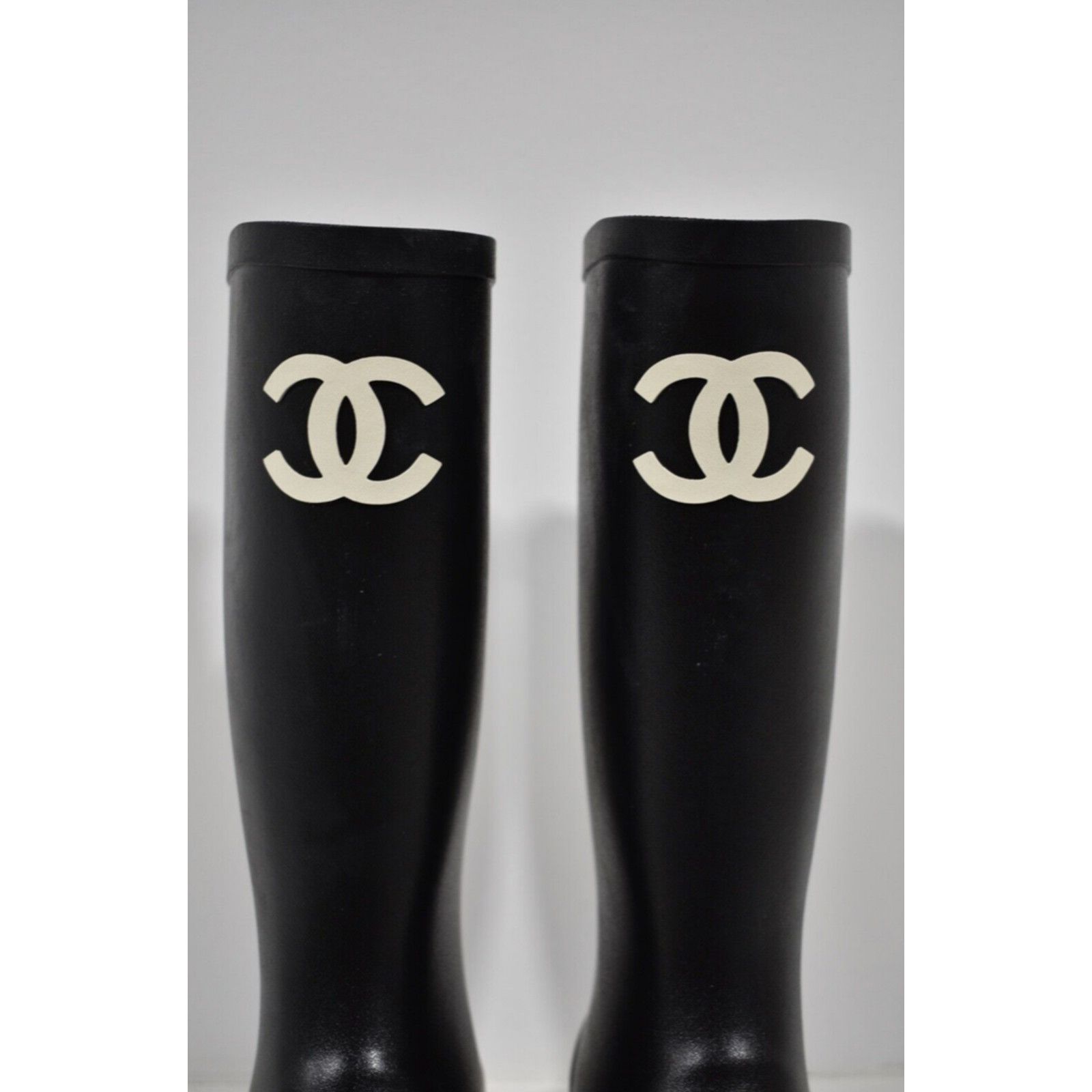 Chanel Chanel REV Black White CC Logo High Rubber Rain Boots 42 Size US 12 / IT 42 - 6 Thumbnail