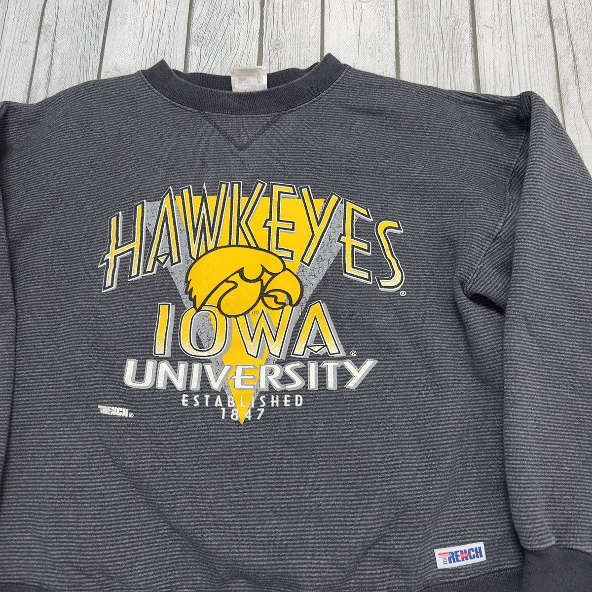 NCAA × Vintage Vintage Iowa Hawkeyes sweatshirt Size US L / EU 52-54 / 3 - 3 Thumbnail