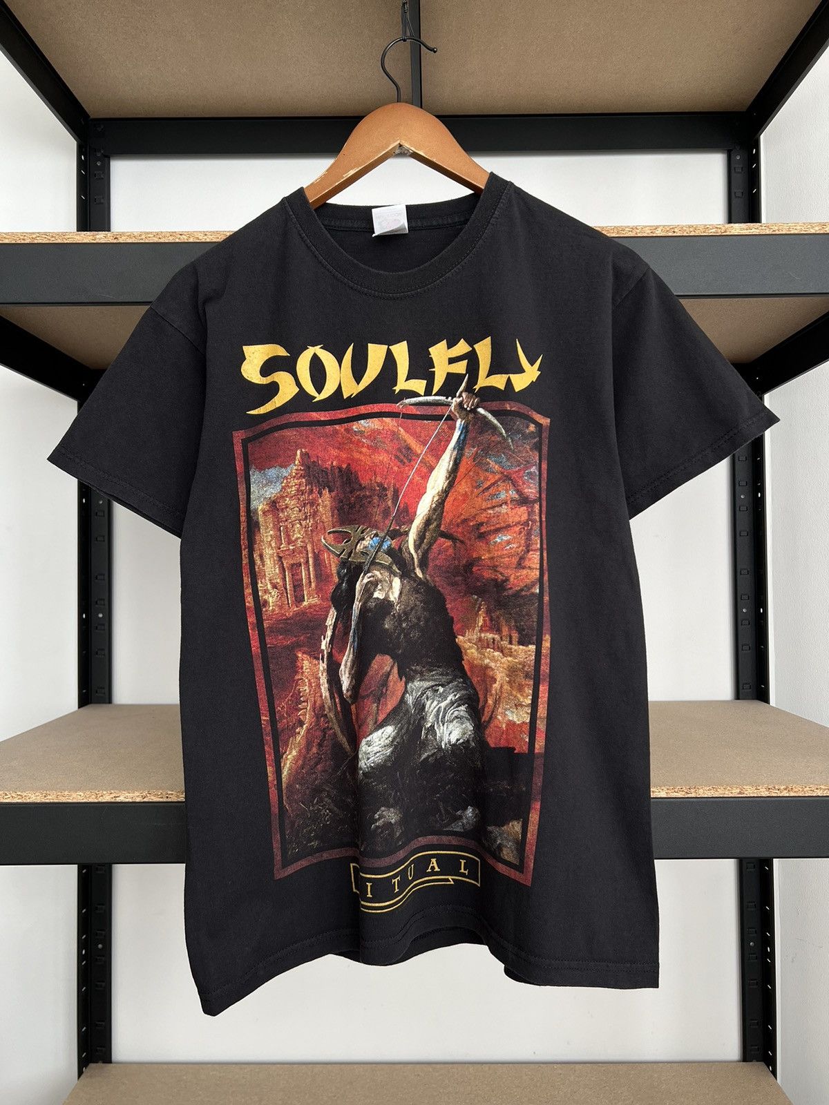 Band Tees Vintage 2019 Soulfly Ritual Metal Band Black T-shirt Size US M / EU 48-50 / 2 - 3 Thumbnail