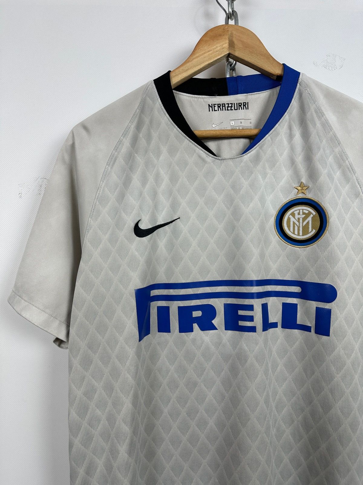 Nike 2018/19 Nike Inter Milan Away Kit Soccer Jersey Size US L / EU 52-54 / 3 - 5 Thumbnail