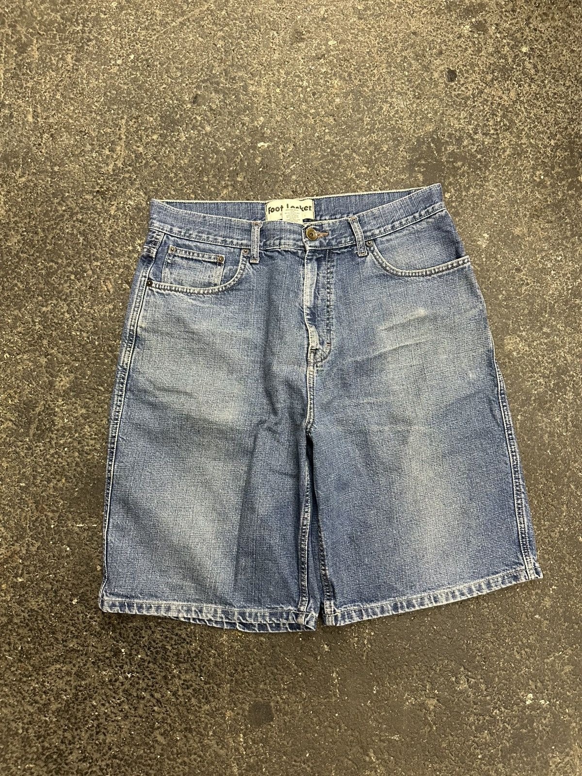 Foot Locker × Vintage Y2K baggy jorts Size US 34 / EU 50 - 3 Thumbnail