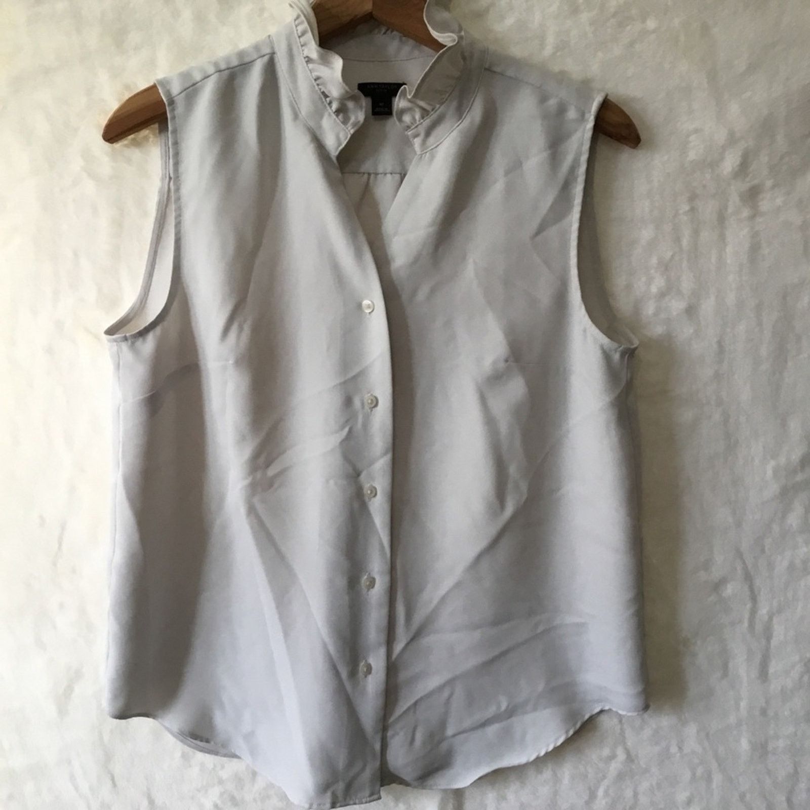 Ann Taylor Ann Taylor Light Beige Sleeveless Button Blouse Size M / US 6-8 / IT 42-44 - 1 Thumbnail
