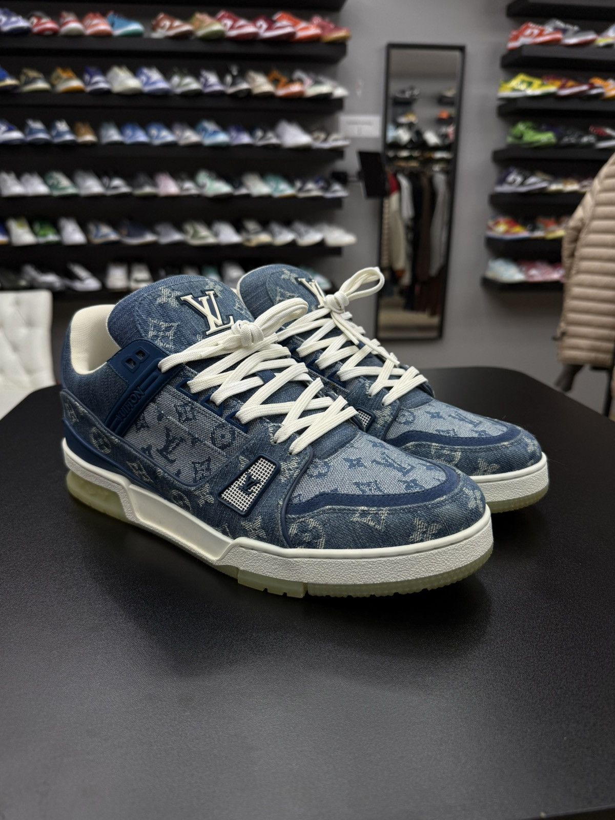 Louis Vuitton Louis Vuitton Trainer Denim Monogram size 10LV / 11 US Size US 11 / EU 44 - 4 Thumbnail