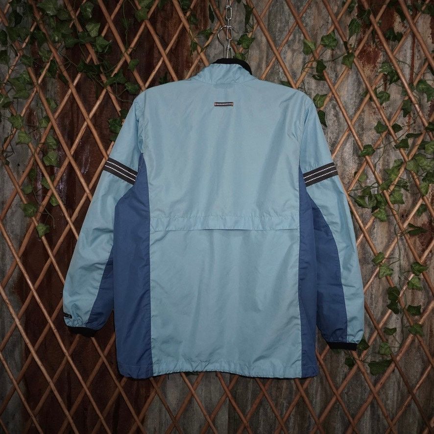 Nike Vintage Y2K Nike essential embroider 1990s light windbreaker Size US M / EU 48-50 / 2 - 2 Thumbnail