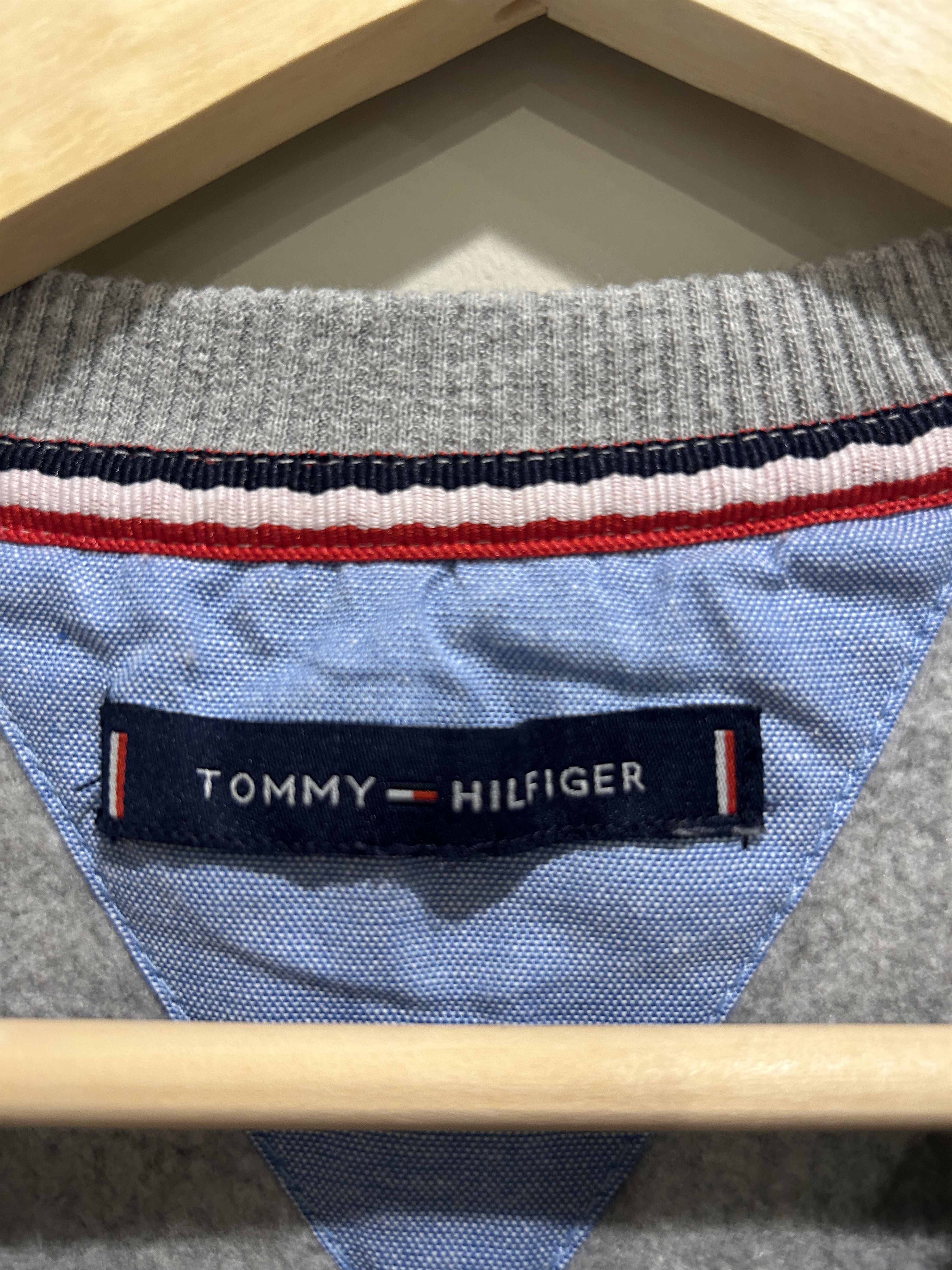 Tommy Hilfiger Tommy Hilfiger Crewneck Size XL / US 12-14 / IT 48-50 - 6 Thumbnail