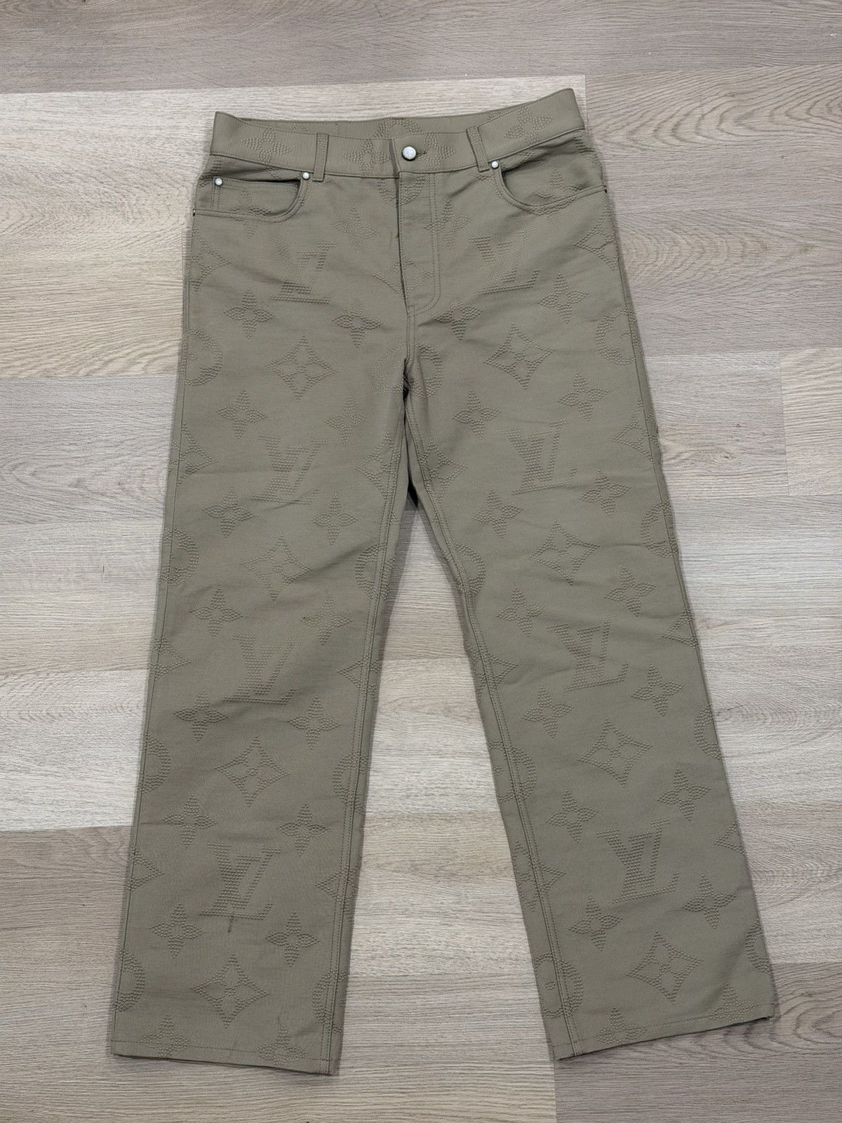 Louis Vuitton Louis Vuitton 2025 Embroidered Skate Pants Size 34 Khaki Size US 34 / EU 50 - 1 Thumbnail