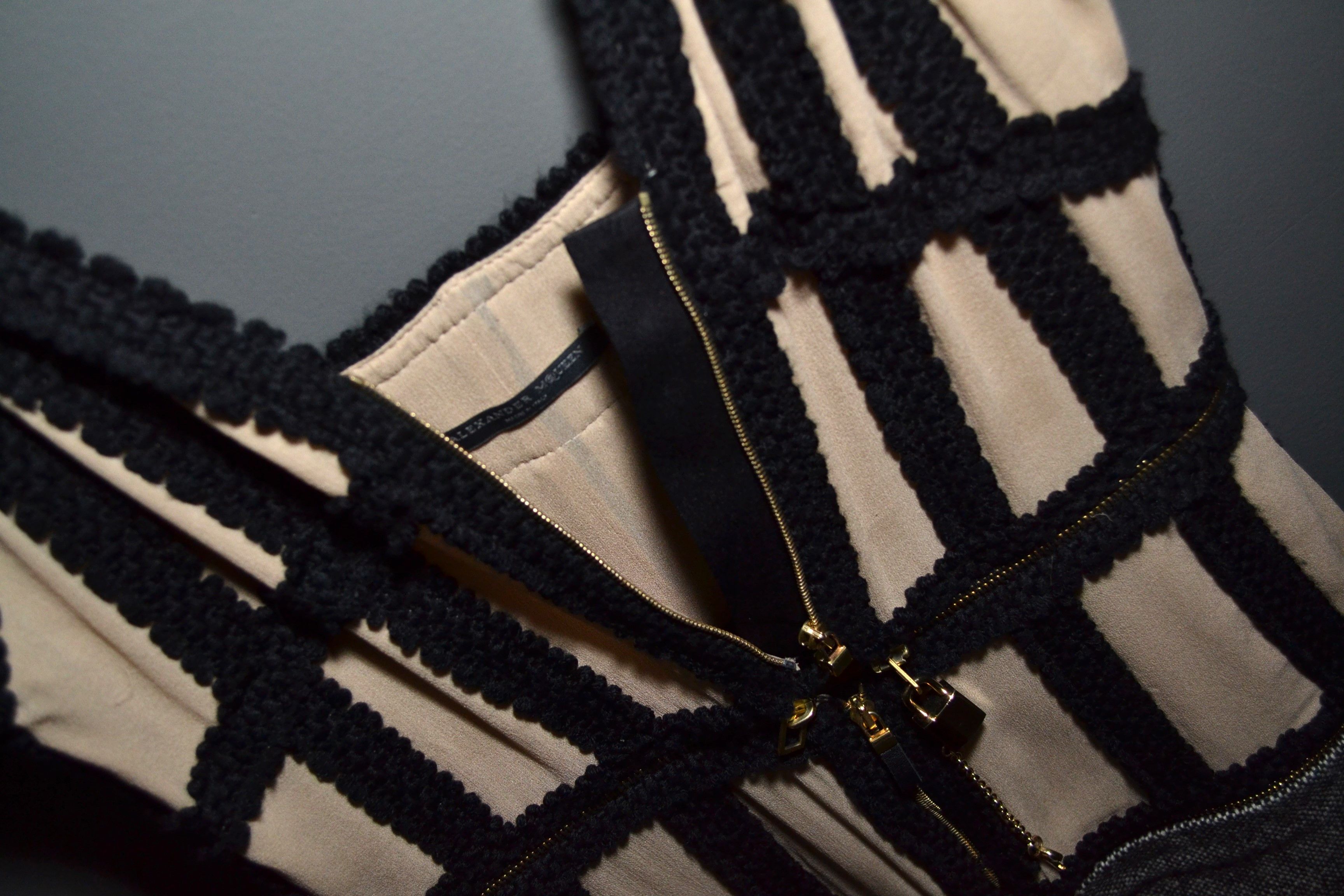 Alexander McQueen Alexander McQueen 2003 Lock Key Transformable Silk Dress 42 Size M / US 6-8 / IT 42-44 - 10 Thumbnail
