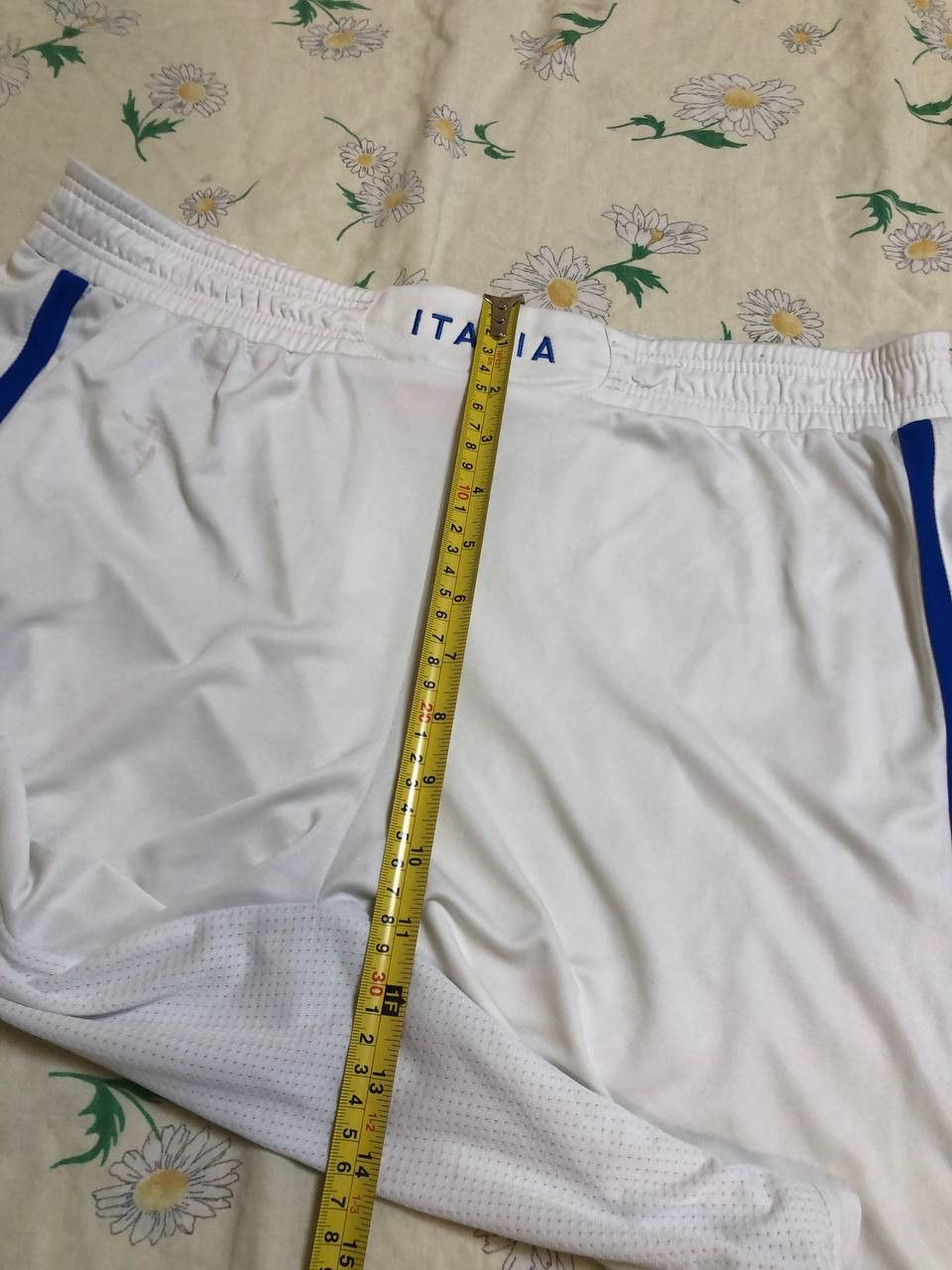 Puma ITALY 2012/2013 AWAY FOOTBALL SHORTS PUMA SIZE L ADULT Size US 34 / EU 50 - 8 Thumbnail