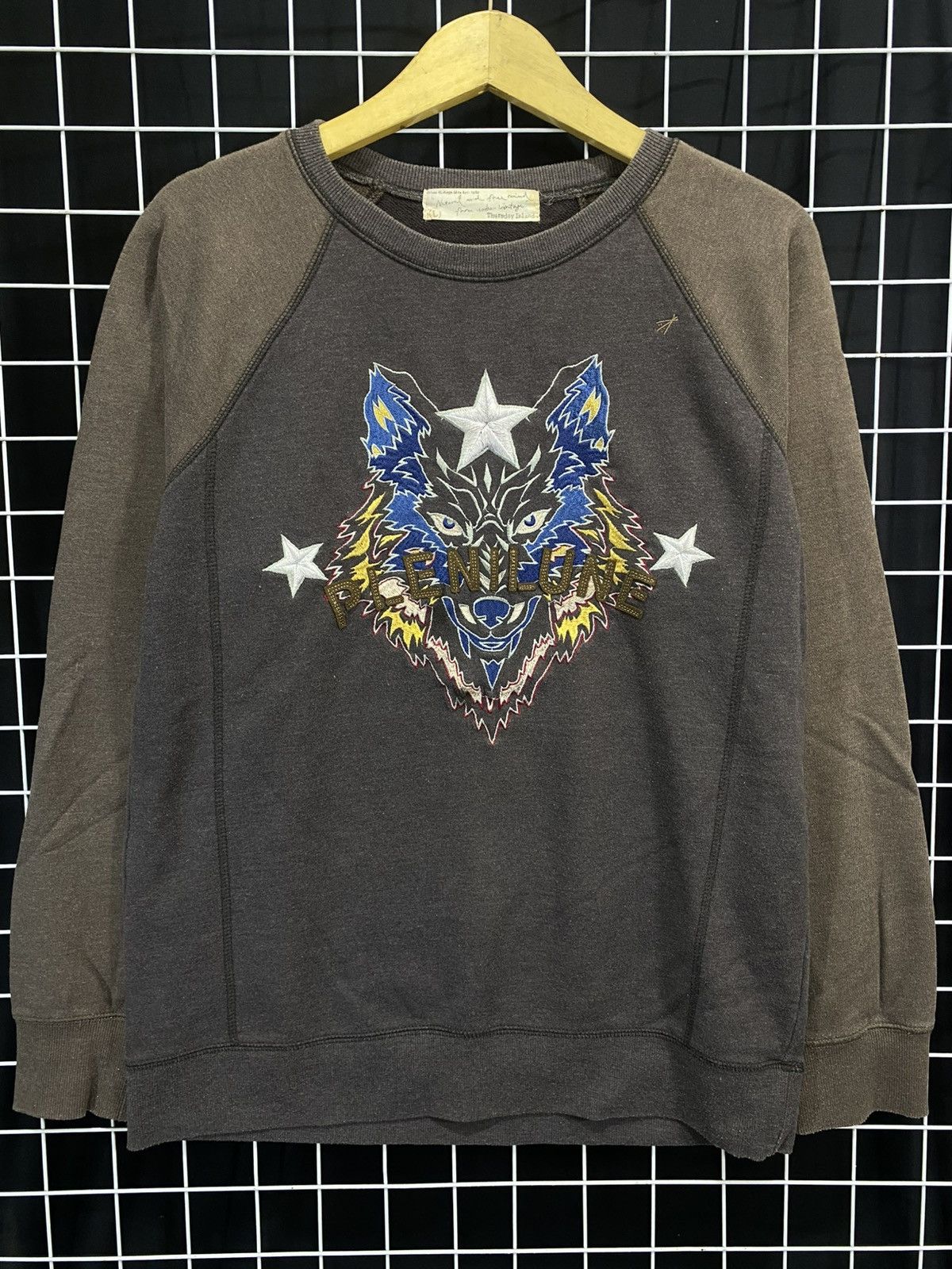 Vintage VINTAGE!!! 90s THURDAY ISLAND SWEATSHIRT Size US L / EU 52-54 / 3 - 1 Thumbnail