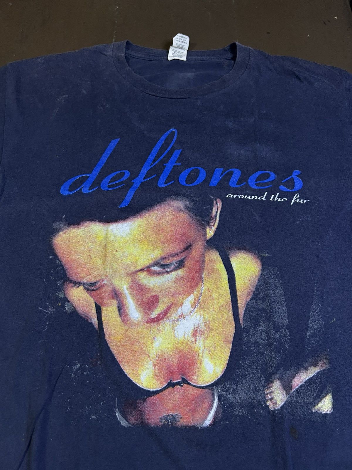 Band Tees Deftones Around the Fur Parking Lot Bootleg T-shirt Size US XL / EU 56 / 4 - 1 Thumbnail