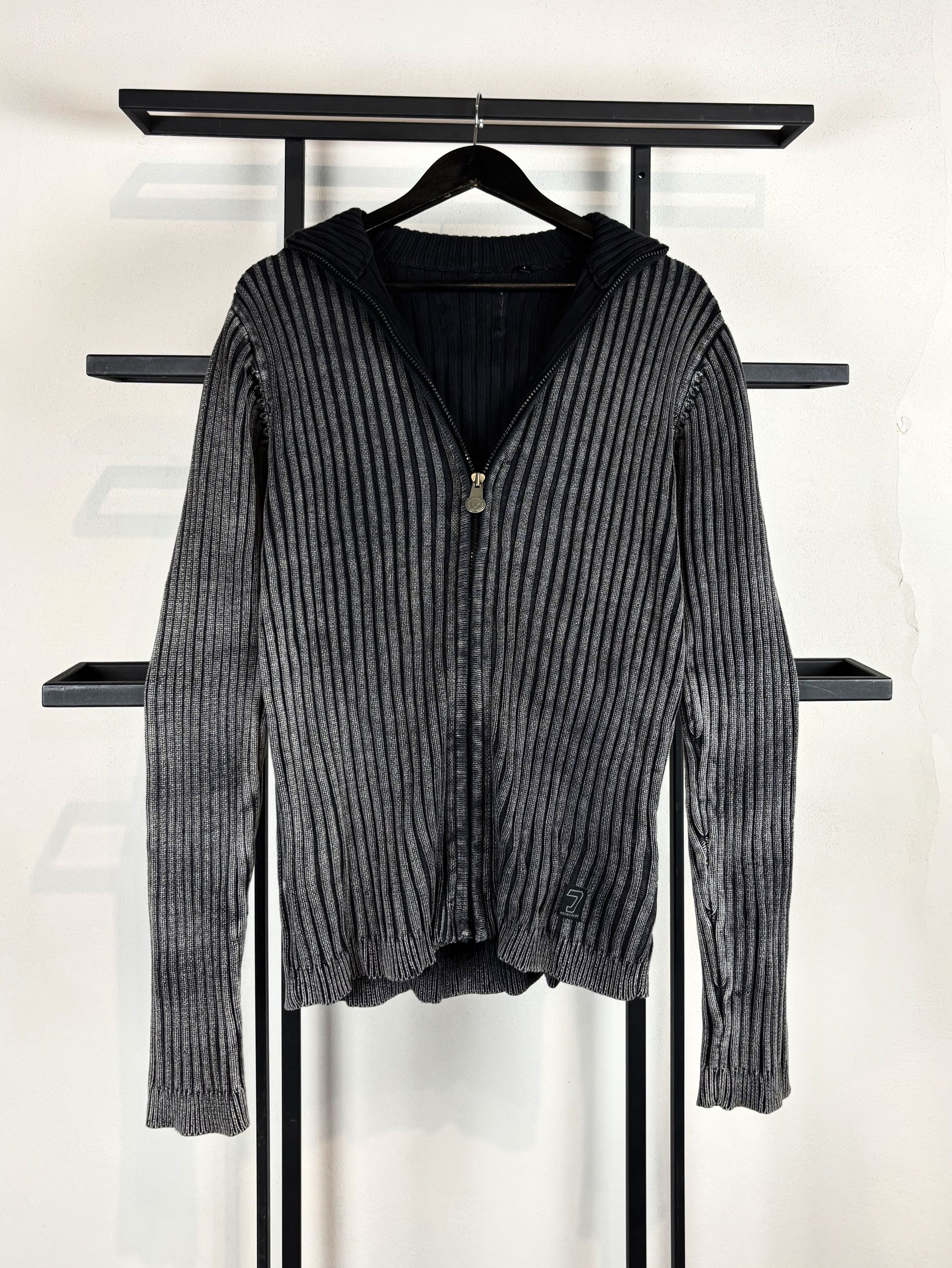 Vintage Vintage Ribbed Knit Zip Sweater Slim Fit Y2K Streetwear Size US M / EU 48-50 / 2 - 1 Thumbnail