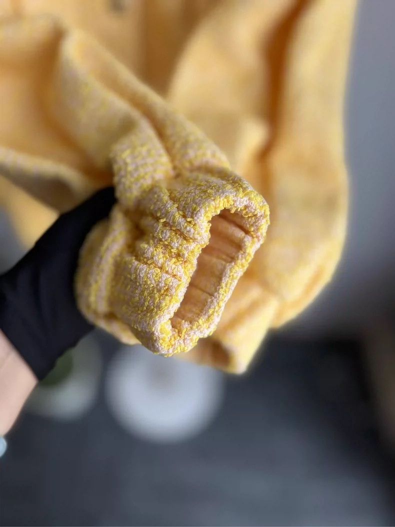 Chanel Chanel Chick yellow tweed lapel coat Size XS / US 0-2 / IT 36-38 - 4 Thumbnail