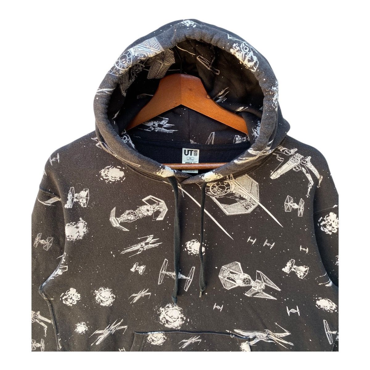 Star Wars × Uniqlo Uniqlo Star Wars Hoodie Fullprint Pullover Jumper Size XL Size US XL / EU 56 / 4 - 2 Thumbnail
