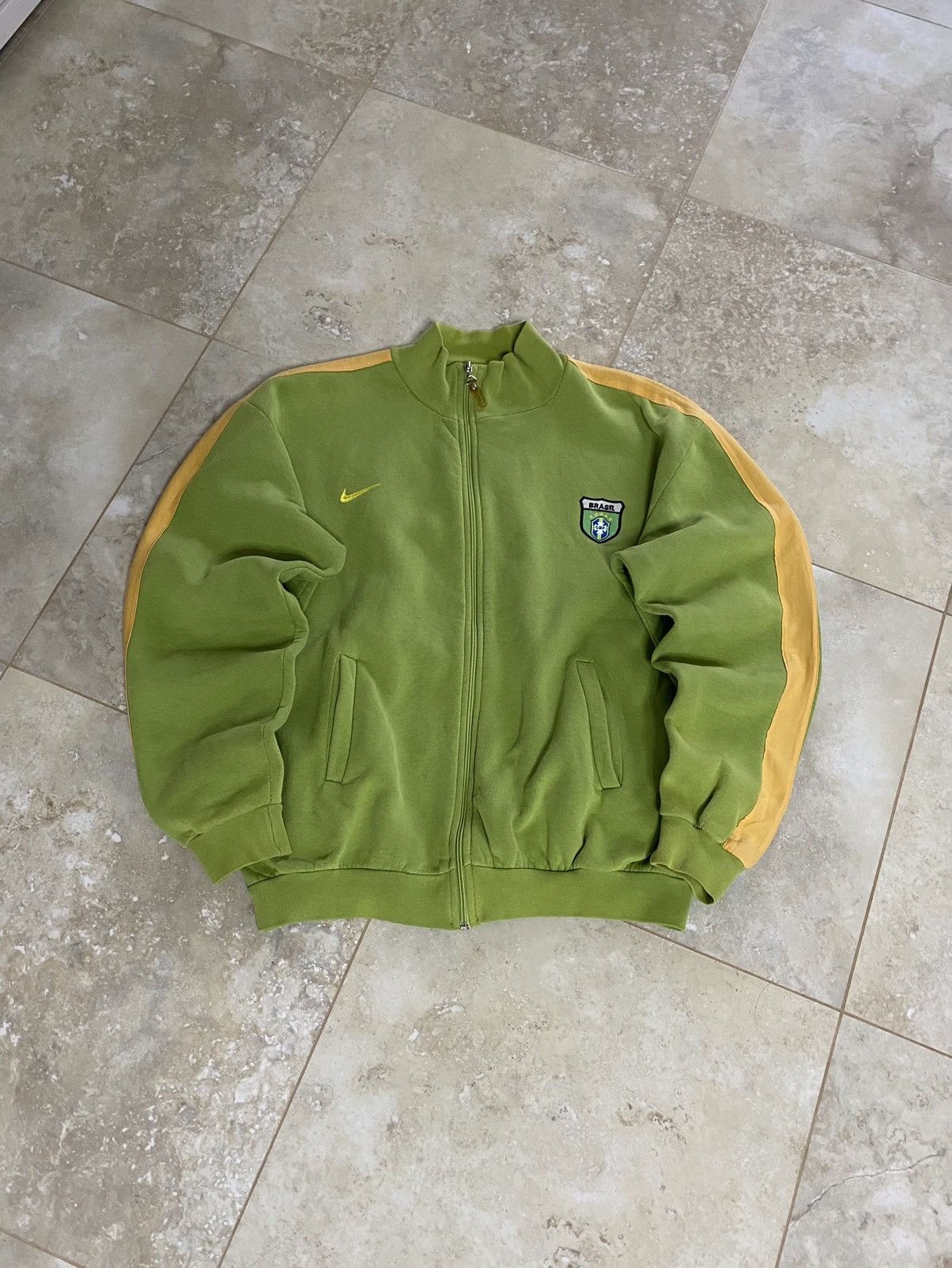Nike Vintage Nike BRASIL Zip Hoodie Big Logo Cropped Streetwear Size US L / EU 52-54 / 3 - 4 Thumbnail