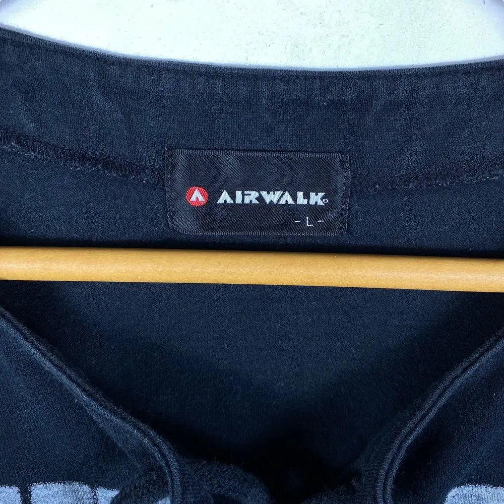 Airwalk AIRWALK Front Tie V-Neck Long Sleeve Tee Shirt Large Size Size US L / EU 52-54 / 3 - 6 Thumbnail