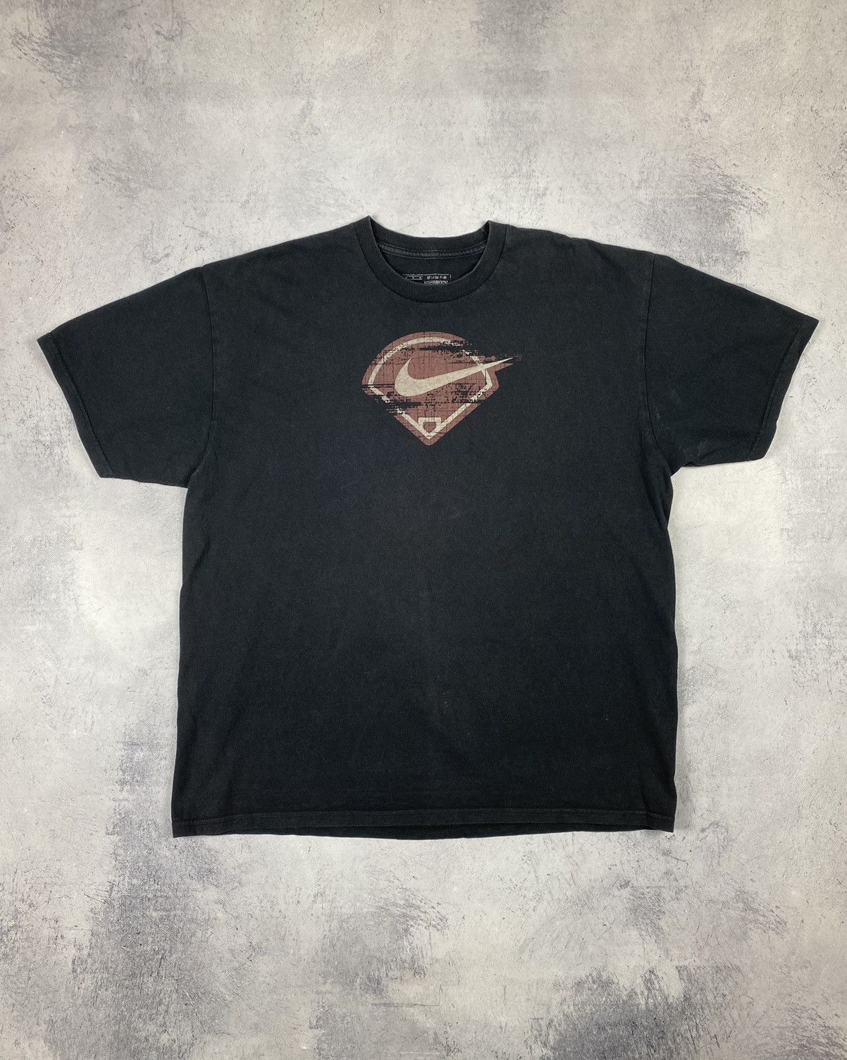Nike × Vintage Vintage Y2K Nike Baseball Faded Streetwear Center Logo Tee Size US XL / EU 56 / 4 - 2 Thumbnail