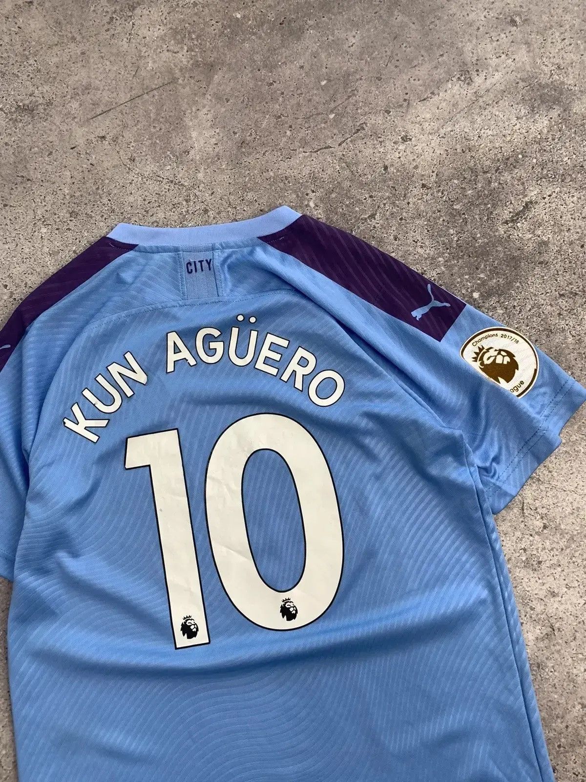 Vintage Vintage Y2K blockcore Fc ManCity sportswear Jersey KunAguero Size US L / EU 52-54 / 3 - 5 Thumbnail