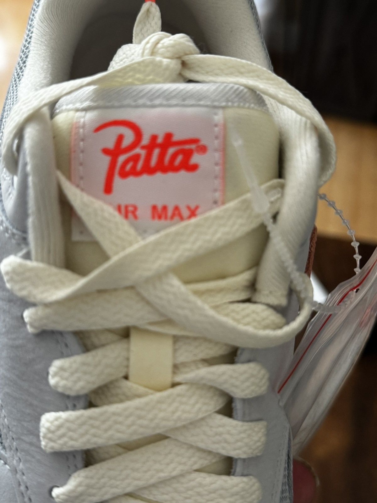 Nike × Patta Patta X Nike Air Max 1/P White/ Hyper Crimson-Pure Platinum Size US 8 / EU 41 - 10 Thumbnail