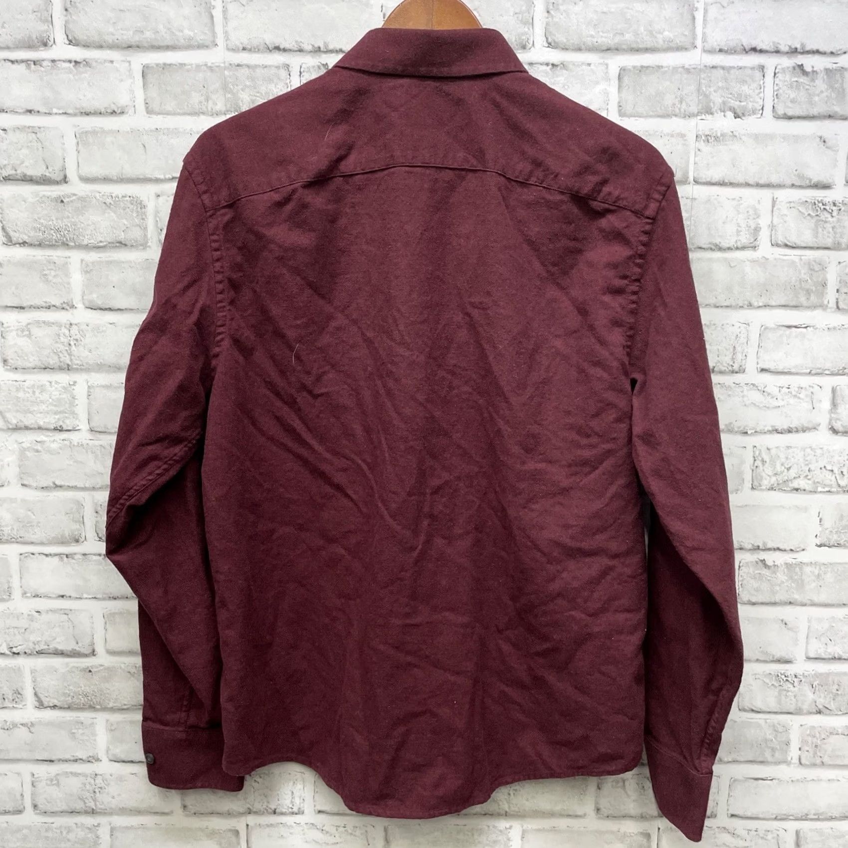 UNTUCKit UNTUCKit Button-Down Shirt Mens L Long Sleeve 100% Cotton Maroon Red Shirt Size US L / EU 52-54 / 3 - 5 Thumbnail